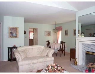 Photo 5: 9034 161A Street in Surrey: Fleetwood Tynehead House for sale in "MAPLE GLEN" : MLS®# F2830842