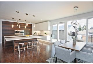 Photo 11: 56 45 Street SW in Calgary: Wildwood Detached for sale : MLS®# A1253943