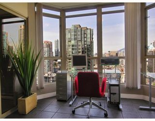 Photo 6: 2605 867 HAMILTON Street in Vancouver: Downtown VW Condo for sale in "JARDINE'S LOOKOUT" (Vancouver West)  : MLS®# V779994