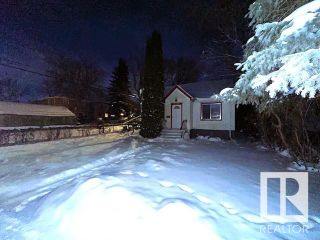 Photo 3: 10245/10249 146 Street in Edmonton: Zone 21 House for sale : MLS®# E4375502