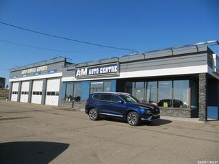 Photo 1: 370 Railway Avenue South in North Battleford: Yellow Sky Commercial for sale : MLS®# SK946067