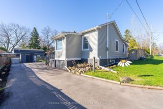 Photo 1: 121 Third Street in Clarington: Bowmanville House (Bungalow) for sale : MLS®# E8242686
