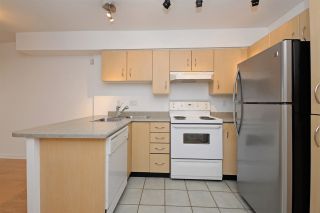 Photo 8: C1 332 LONSDALE Avenue in North Vancouver: Lower Lonsdale Condo for sale in "The Calypso" : MLS®# R2198607