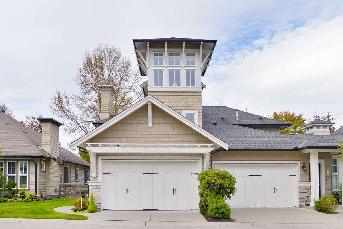 Main Photo: 40 19452 FRASER Way in Pitt Meadows: South Meadows Townhouse for sale in "SHORELINE" : MLS®# R2511047
