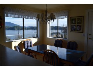 Photo 3: 559 GIBSONS Way in Gibsons: Gibsons & Area House for sale (Sunshine Coast)  : MLS®# V1047299