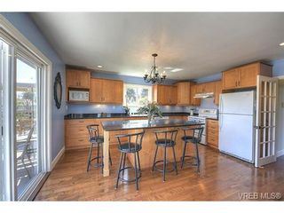 Photo 4: 8012 Arthur Dr in SAANICHTON: CS Turgoose House for sale (Central Saanich)  : MLS®# 731845