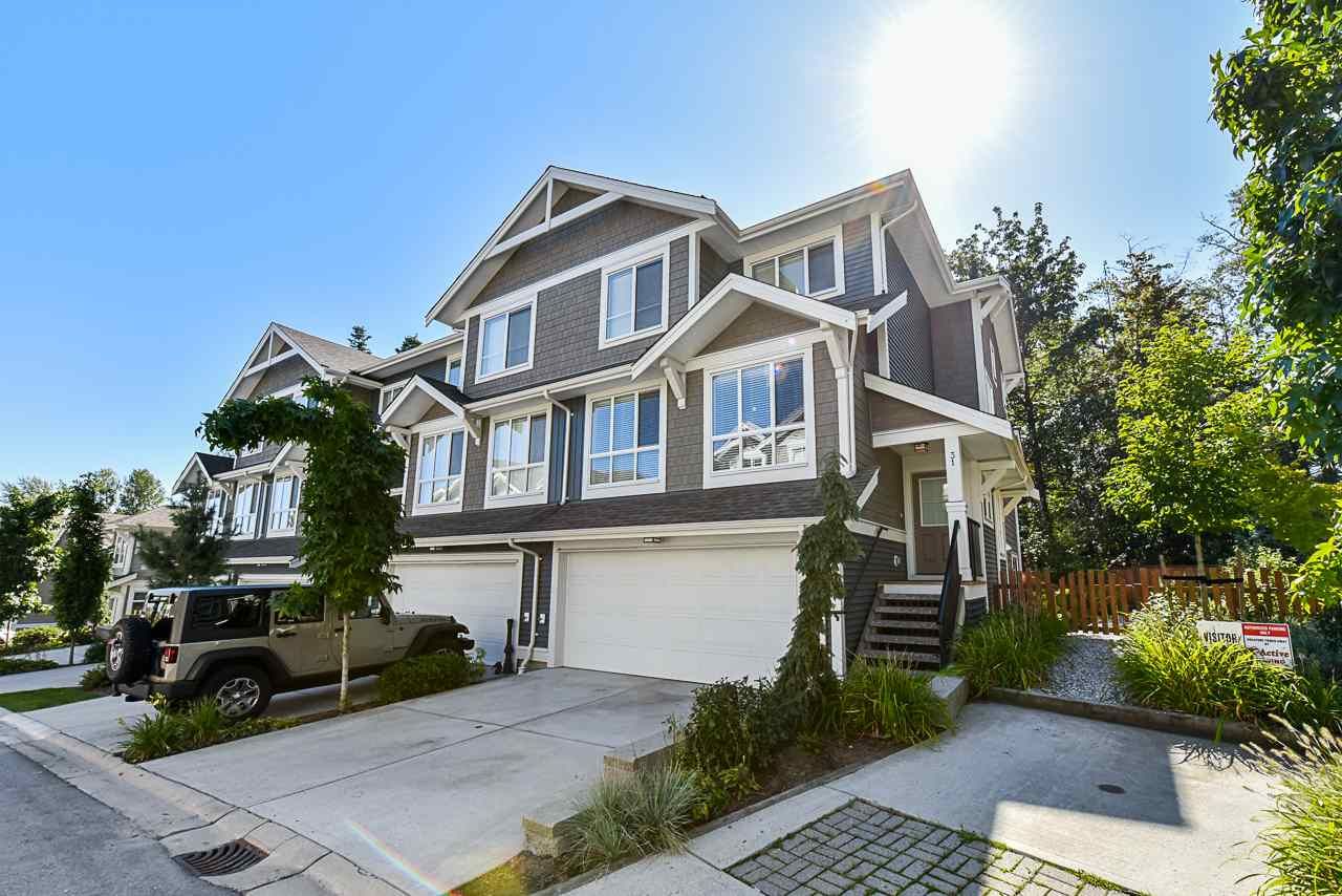 Main Photo: 31 7059 210 Street in Langley: Willoughby Heights Townhouse for sale in "ALDER" : MLS®# R2400571