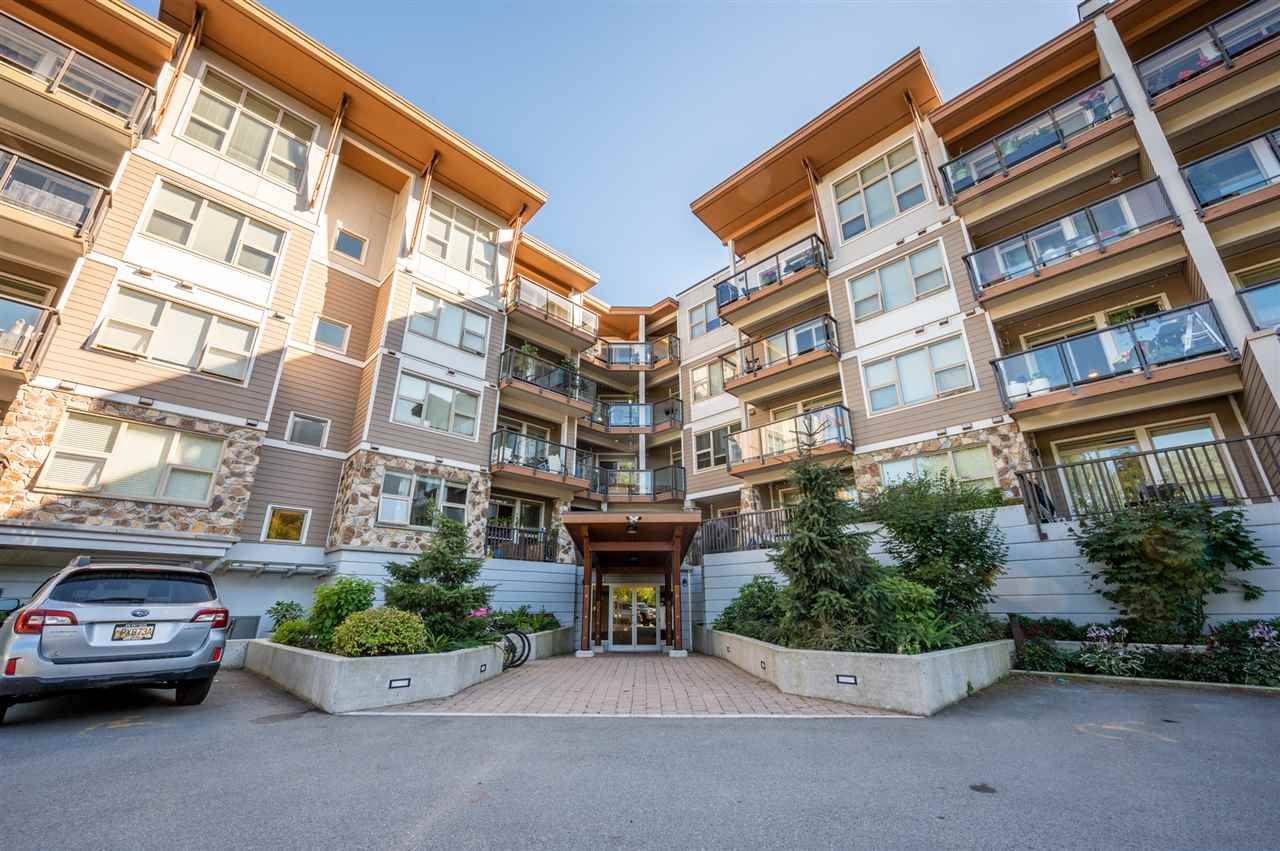 Main Photo: 210 1150 BAILEY Street in Squamish: Downtown SQ Condo for sale in "The Parkhouse" : MLS®# R2484304