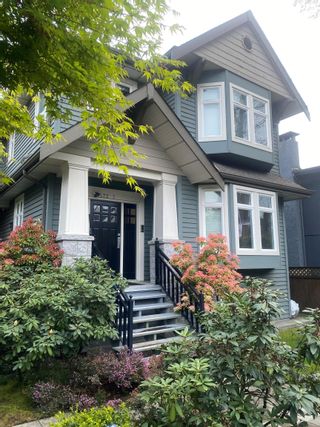 Photo 1: 1 122 W 12TH Avenue in Vancouver: Mount Pleasant VW 1/2 Duplex for sale (Vancouver West)  : MLS®# R2877102