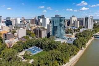 Photo 4: 806 390 Assiniboine Avenue in Winnipeg: Downtown Condominium for sale (9A)  : MLS®# 202128061