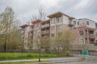 Photo 1: 210 1150 BAILEY Street in Squamish: Downtown SQ Condo for sale in "PARKHOUSE" : MLS®# R2234922