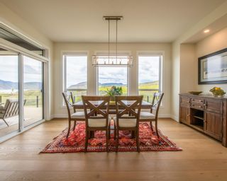 Photo 5: 118 RANCHLANDS Court in No City Value: FVREB Out of Town House for sale in "TOBIANO" : MLS®# R2723317