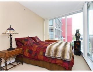 Photo 4: 113 - 1483 W. 7th Avenue in Vancouver: Fairview VW Condo for sale (Vancouver West)  : MLS®# V695373