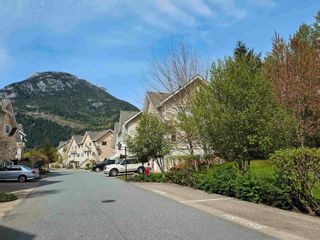 Photo 3: 21 1200 EDGEWATER Drive in Squamish: Northyards Townhouse for sale in "Edgewater" : MLS®# R2876396