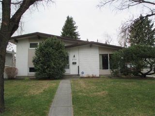 Photo 1: 2739 LIONEL Crescent SW in Calgary: Lakeview House for sale : MLS®# C4008938