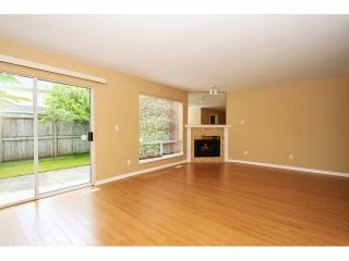 Photo 8: 125 9978 151 Street in Surrey: Guildford Townhouse for sale in "Sussex House" (North Surrey)  : MLS®# F1414106