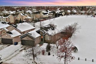 Photo 3: 106 Riverwest Road in Winnipeg: Riverbend Residential for sale (4E)  : MLS®# 202302573