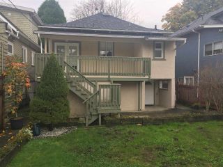 Photo 2: 1748 E NAPIER Street in Vancouver: Grandview VE House for sale (Vancouver East)  : MLS®# R2119829