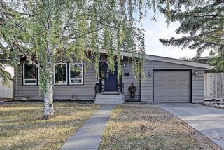 Photo 1: 5448 LA SALLE Crescent SW in Calgary: Lakeview House for sale : MLS®# C4136427