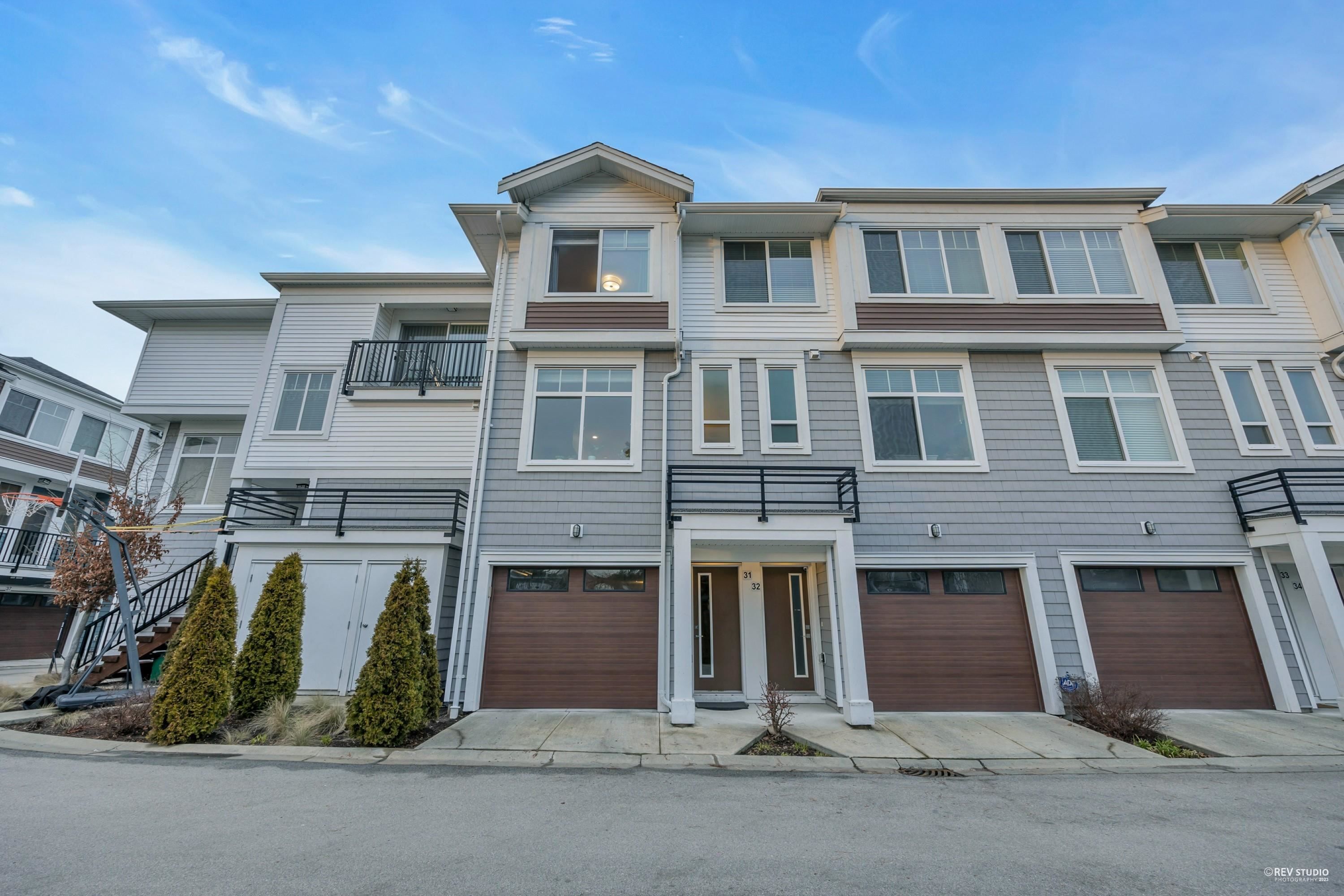 Main Photo: 31 2528 156 Street in Surrey: King George Corridor Townhouse for sale (South Surrey White Rock)  : MLS®# R2751069