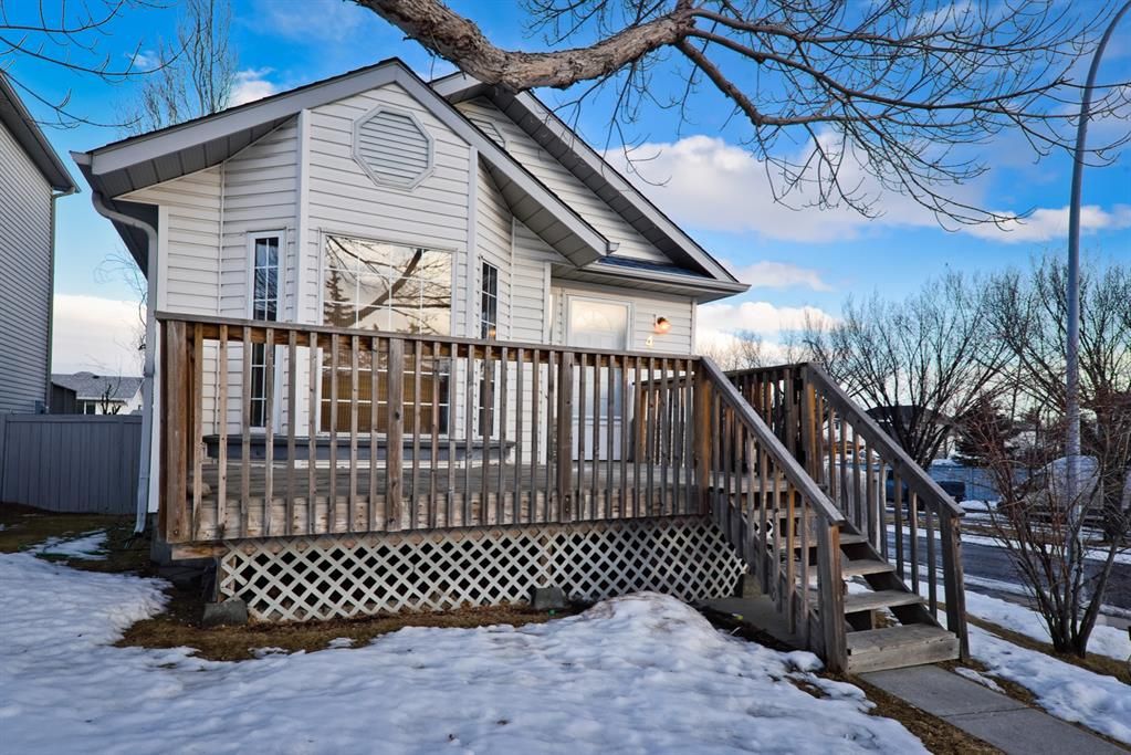 Main Photo: 4 Harvest Gold Heights NE in Calgary: Harvest Hills Detached for sale : MLS®# A1072848
