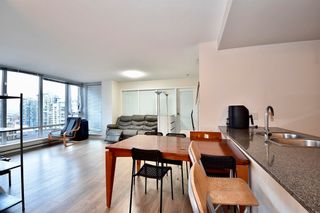 Photo 8: 2303 233 ROBSON Street in Vancouver: Downtown VW Condo for sale in "TV TOWER 1" (Vancouver West)  : MLS®# R2839770