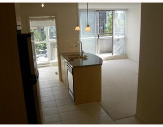 Photo 3: 305 1155 SEYMOUR Street in Vancouver: Downtown VW Condo for sale in "BRAVA" (Vancouver West)  : MLS®# V750932