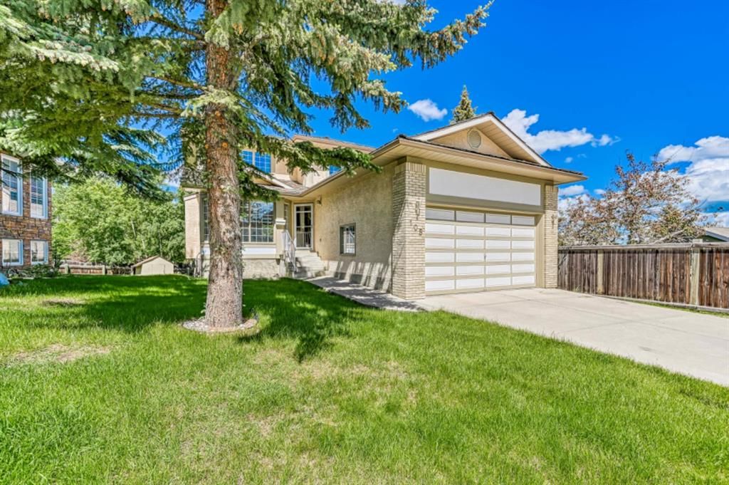 Main Photo: 105 Edgebrook Gardens NW in Calgary: Edgemont Detached for sale : MLS®# A1236643