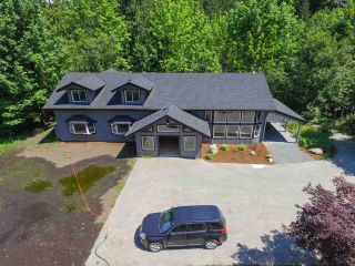 Photo 1: 6505 HINKLEY Road in Chilliwack: Eastern Hillsides House for sale : MLS®# R2212193