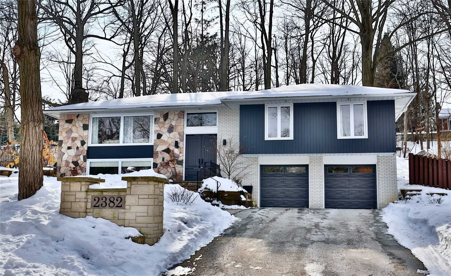 Main Photo: 2382 Robin Drive in Mississauga: Sheridan House (Bungalow-Raised) for sale : MLS®# W5505312