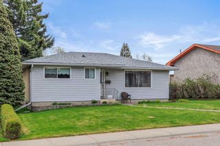 Photo 3: 3412 Bonita Crescent NW in Calgary: Bowness Detached for sale : MLS®# A2131899