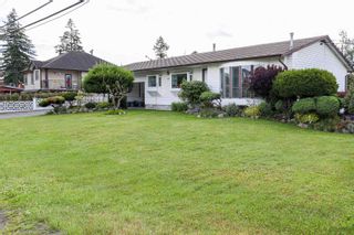 Photo 2: 2465 LYNDEN Street in Abbotsford: Abbotsford West House for sale : MLS®# R2707556