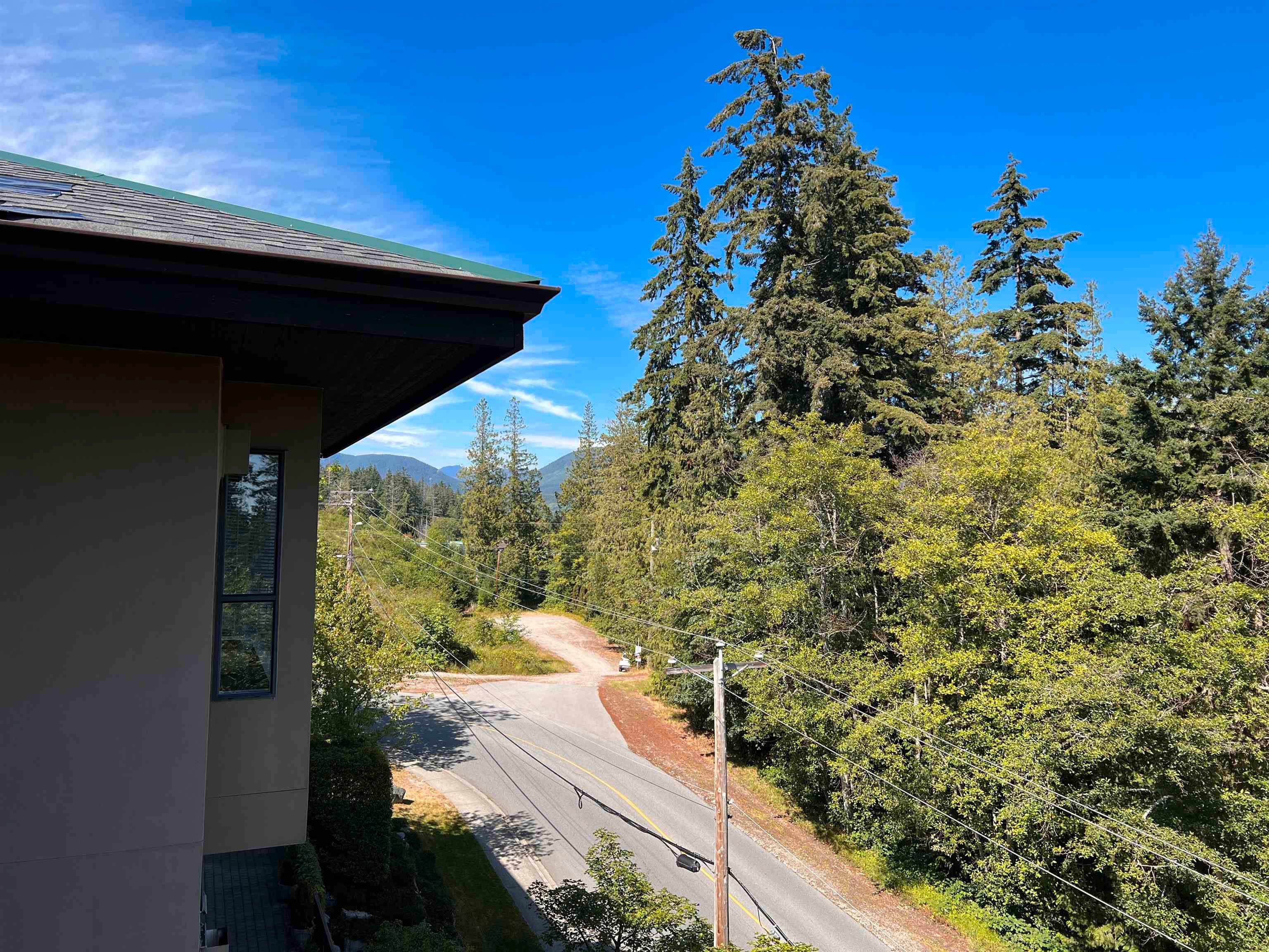 Main Photo: 403 5855 COWRIE Street in Sechelt: Sechelt District Condo for sale in "THE OSPREY" (Sunshine Coast)  : MLS®# R2709709