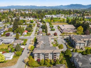 Photo 32: 206 2068 SANDALWOOD Crescent in Abbotsford: Central Abbotsford Condo for sale in "The Sterling" : MLS®# R2877425