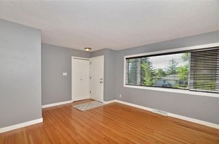 Photo 3: 11 FIELDING Drive SE in Calgary: Fairview Detached for sale : MLS®# C4192156