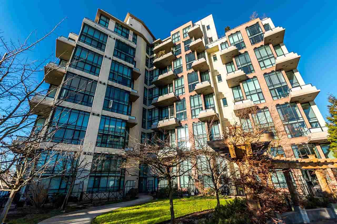Main Photo: 313 7 RIALTO Court in New Westminster: Quay Condo for sale in "Murano Lofts" : MLS®# R2251605