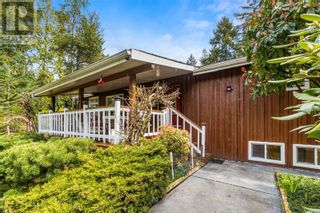 Photo 2: 421 Baylis Rd in Qualicum Beach: House for sale : MLS®# 960677