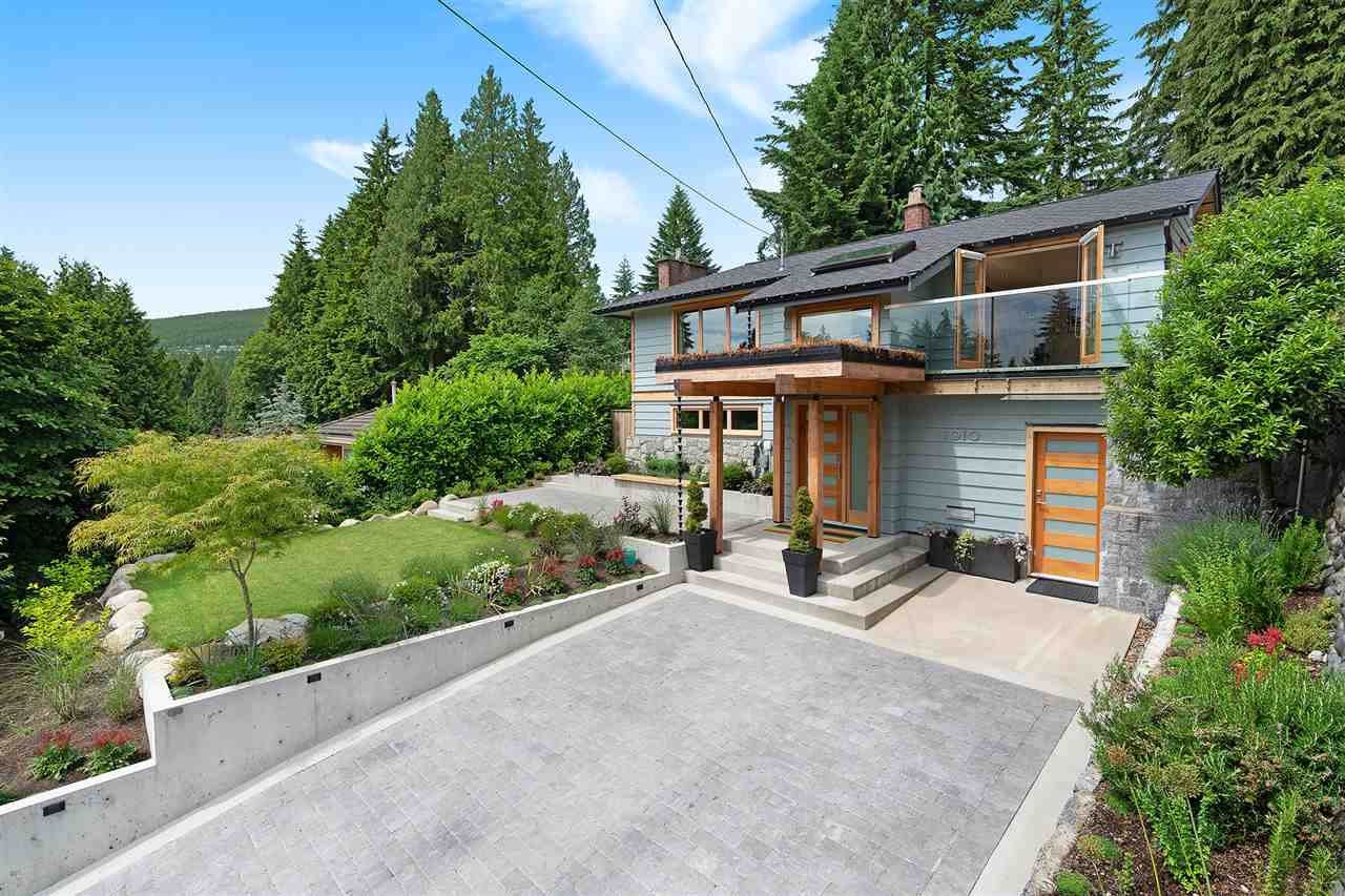 Main Photo: 1010 CLEMENTS Avenue in North Vancouver: Canyon Heights NV House for sale : MLS®# R2380587