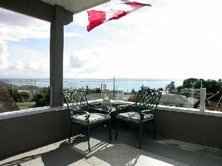 Photo 3: 15545 Cliff Ave: House for sale (White Rock)  : MLS®# F2522277