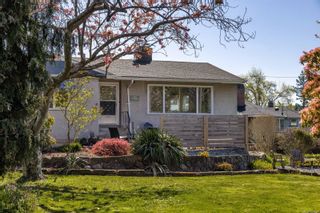 Photo 1: 1198 Munro St in Esquimalt: Es Saxe Point House for sale : MLS®# 871657