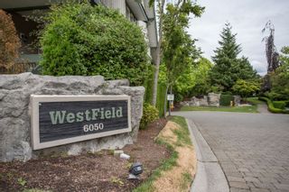 Photo 2: 20 6050 166 Street in Surrey: Cloverdale BC Townhouse for sale in "WESTFIELD" (Cloverdale)  : MLS®# R2385958