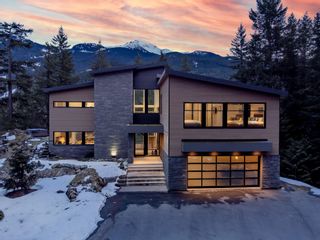 Main Photo: 5221 JORDAN Lane in Whistler: Westside House for sale in "Nita Lake Estates" : MLS®# R2837286