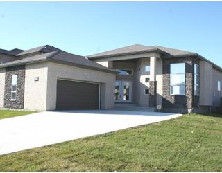 Photo 1:  in WINNIPEG: Windsor Park / Southdale / Island Lakes Residential for sale (South East Winnipeg)  : MLS®# 2917441