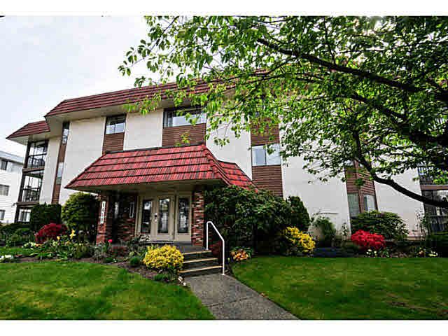 Main Photo: 206 1458 BLACKWOOD Street: White Rock Condo for sale in "CHAMPLAIN MANOR" (South Surrey White Rock)  : MLS®# F1439941