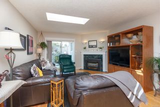 Photo 9: 2541 Wilcox Terr in Central Saanich: CS Tanner House for sale : MLS®# 851683