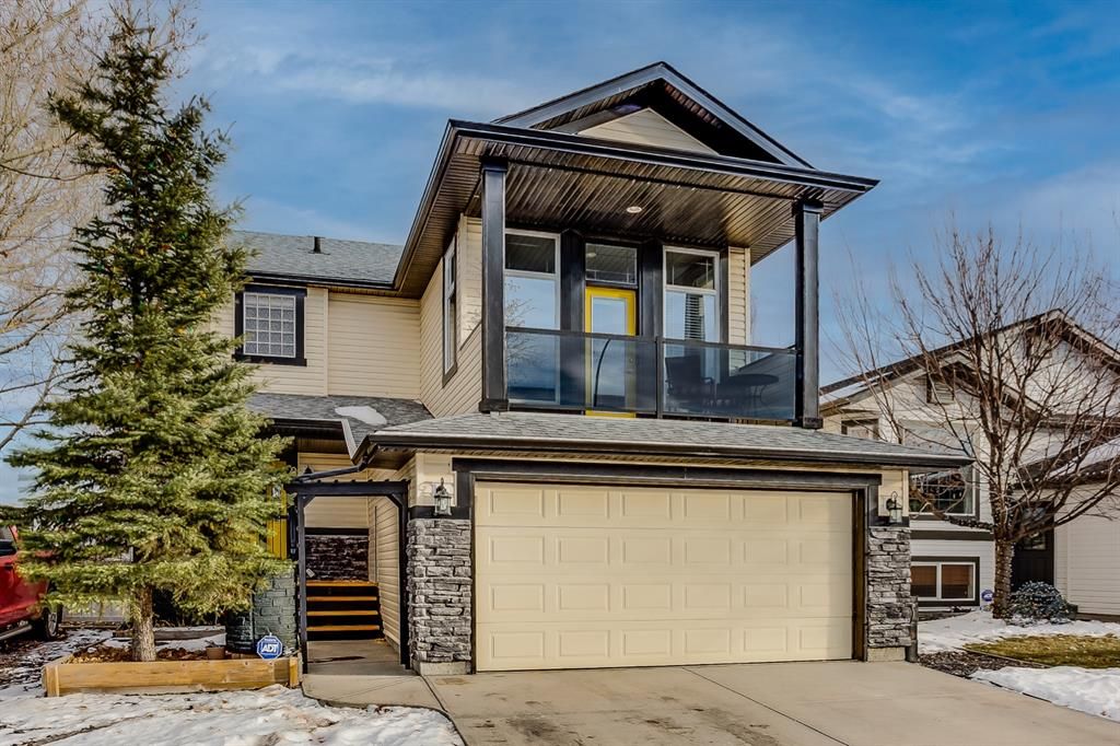 Welcome to this Beautiful Home in the fantastic Golf Course Community of Woodside Estates in Airdrie.