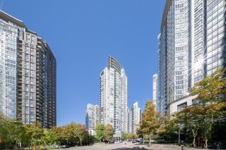 Photo 32: 1702 1495 RICHARDS Street in Vancouver: Yaletown Condo for sale in "Azura II" (Vancouver West)  : MLS®# R2818888