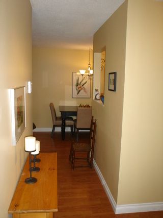 Photo 8: 101 36 E 14th Ave in Rosemount Manor: Home for sale