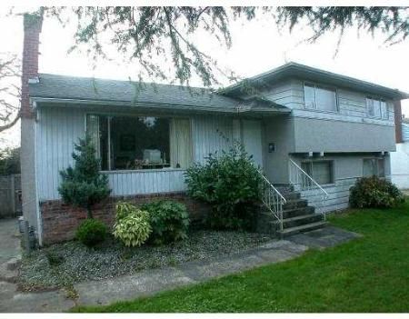Main Photo: 3260 Francis Road: House for sale (Seafair)  : MLS®# V568110