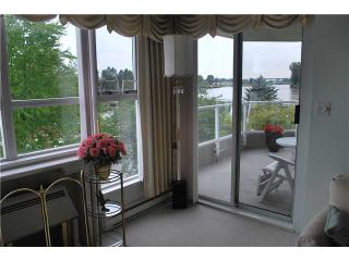 Photo 4: 304 1250 QUAYSIDE Drive in New Westminster: Quay Condo for sale in "THE PROMENADE" : MLS®# V884325